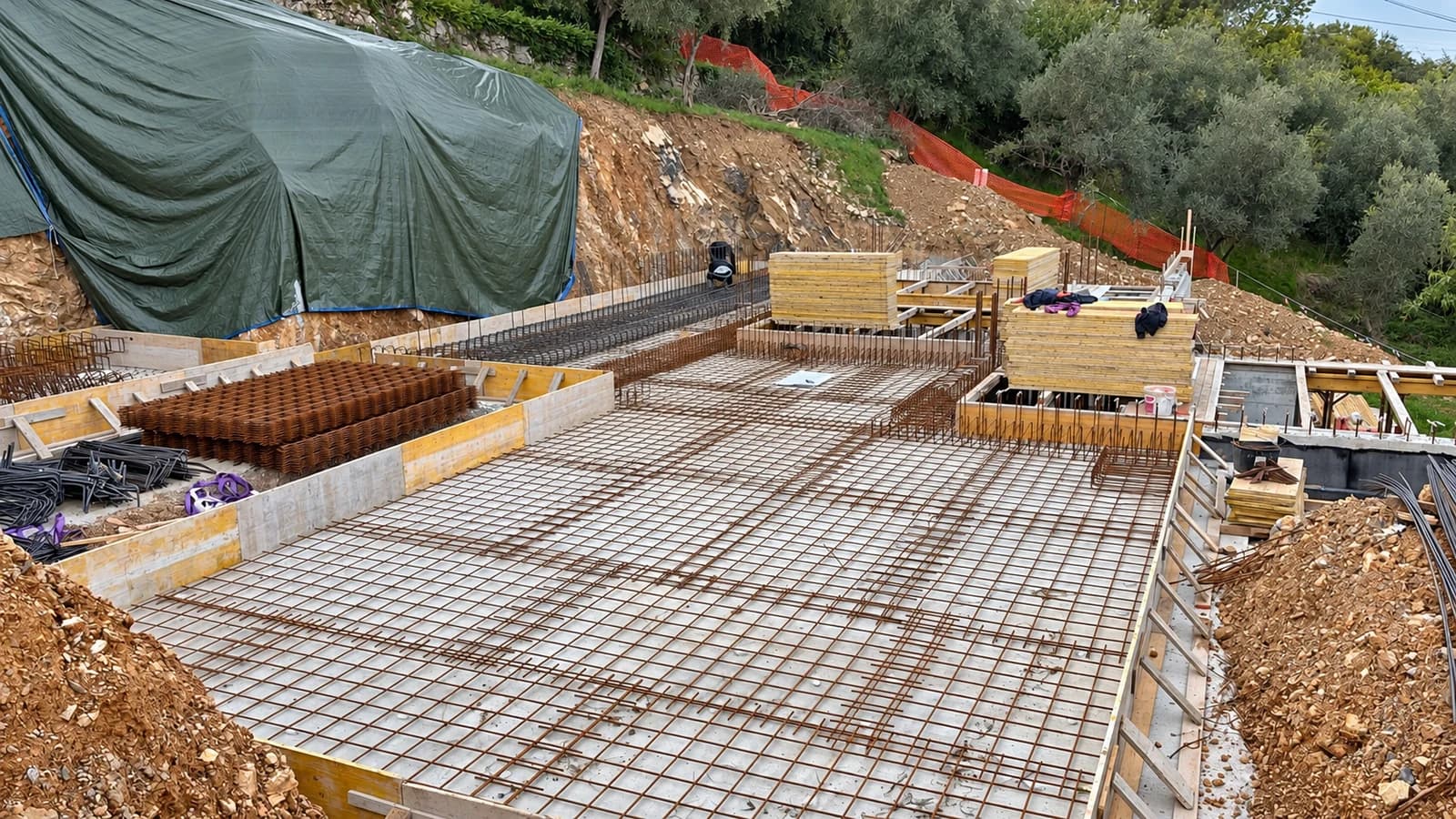 Armatura di una platea di fondazione prima del getto